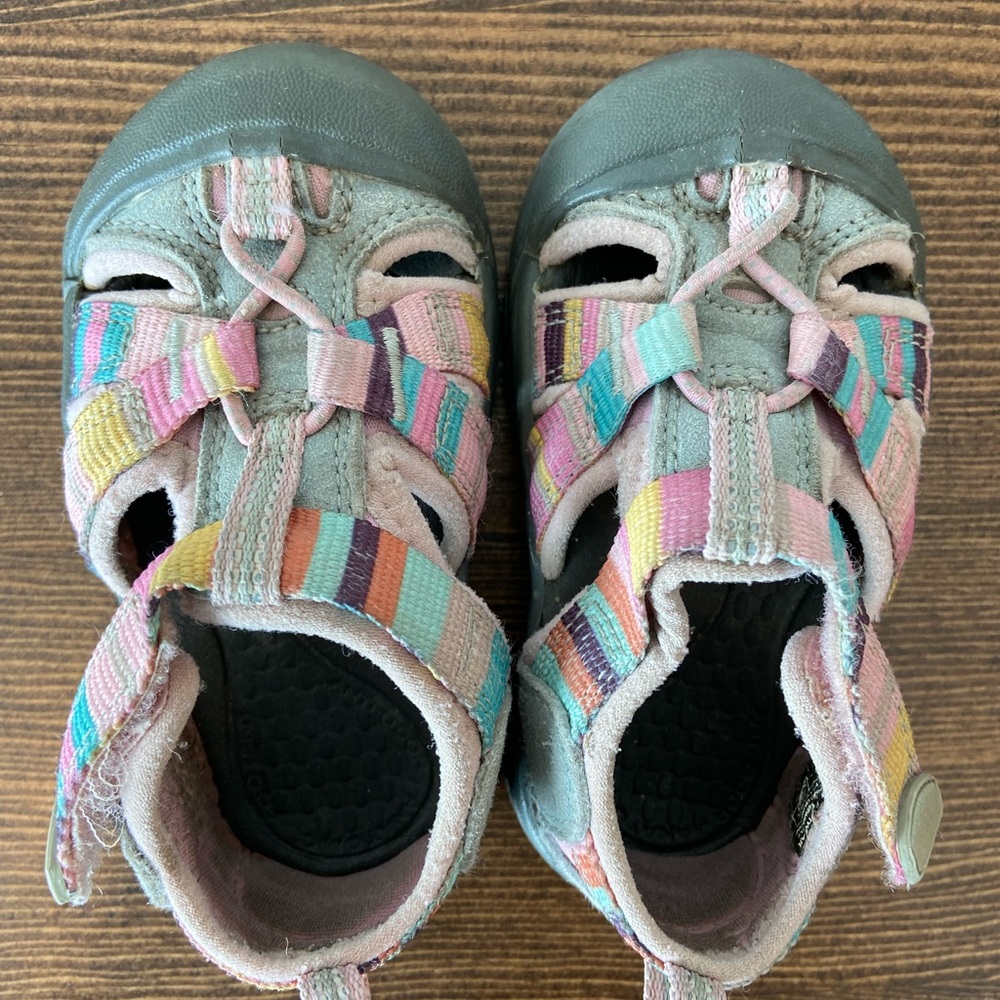 Toddler Size 5 Keen Sandals.
